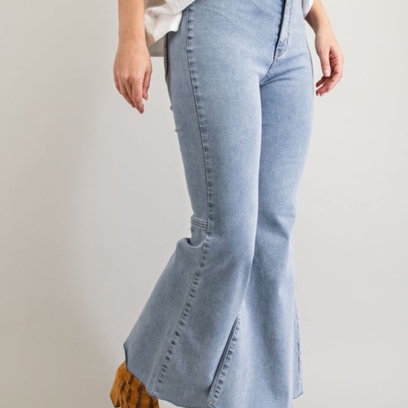 Ankle Cropped Jeans - Picture 3 of 5